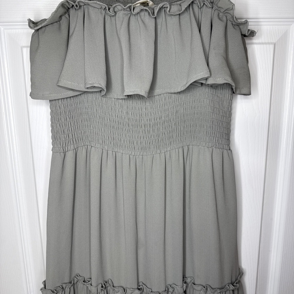 Elegant Gray Maxi Dress - Picture 3 of 11